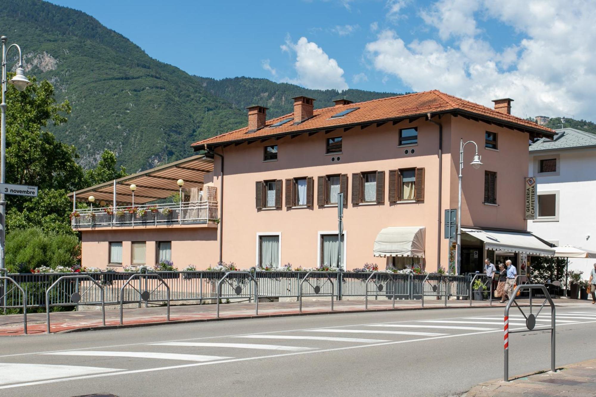 Appartamento Grande Al Ponte. Situato Vicino All'Ospedale, Al Parco E Al Centro Citta Trento Dış mekan fotoğraf